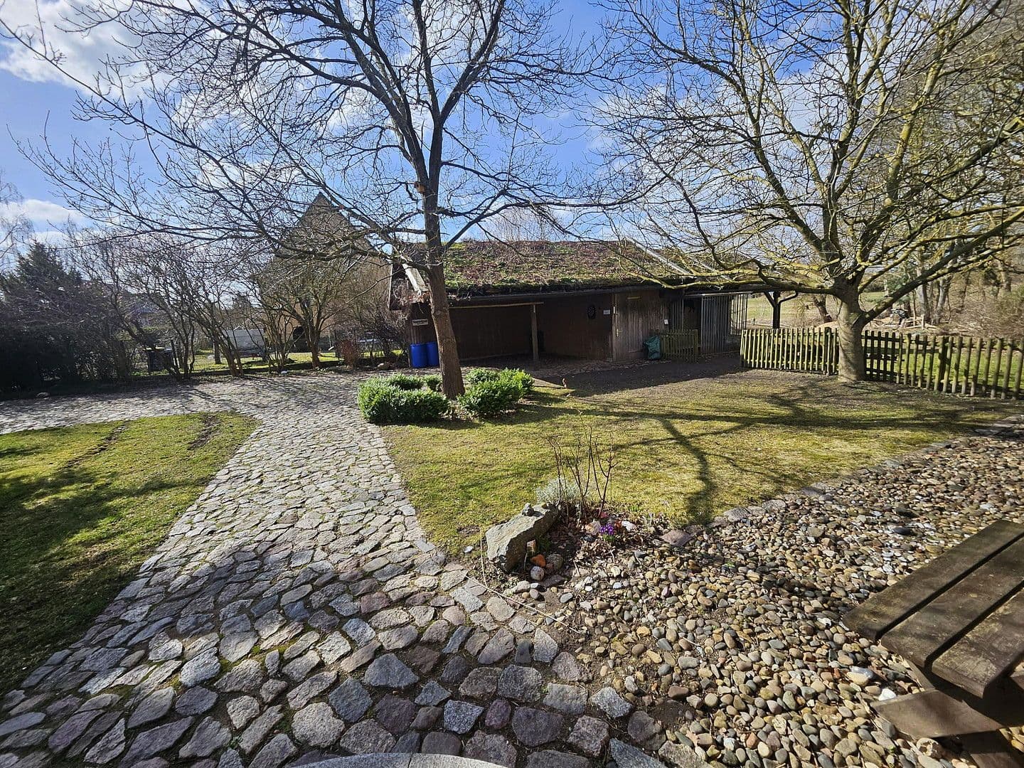 Predaj domu 285 m², pozemek 32.000 m², Dobin am See, Meklenbursko-Predpomoransko Predaj domu 285 m², pozemek 32.000 m², Dobin am See, Meklenbursko-Predpomoransko