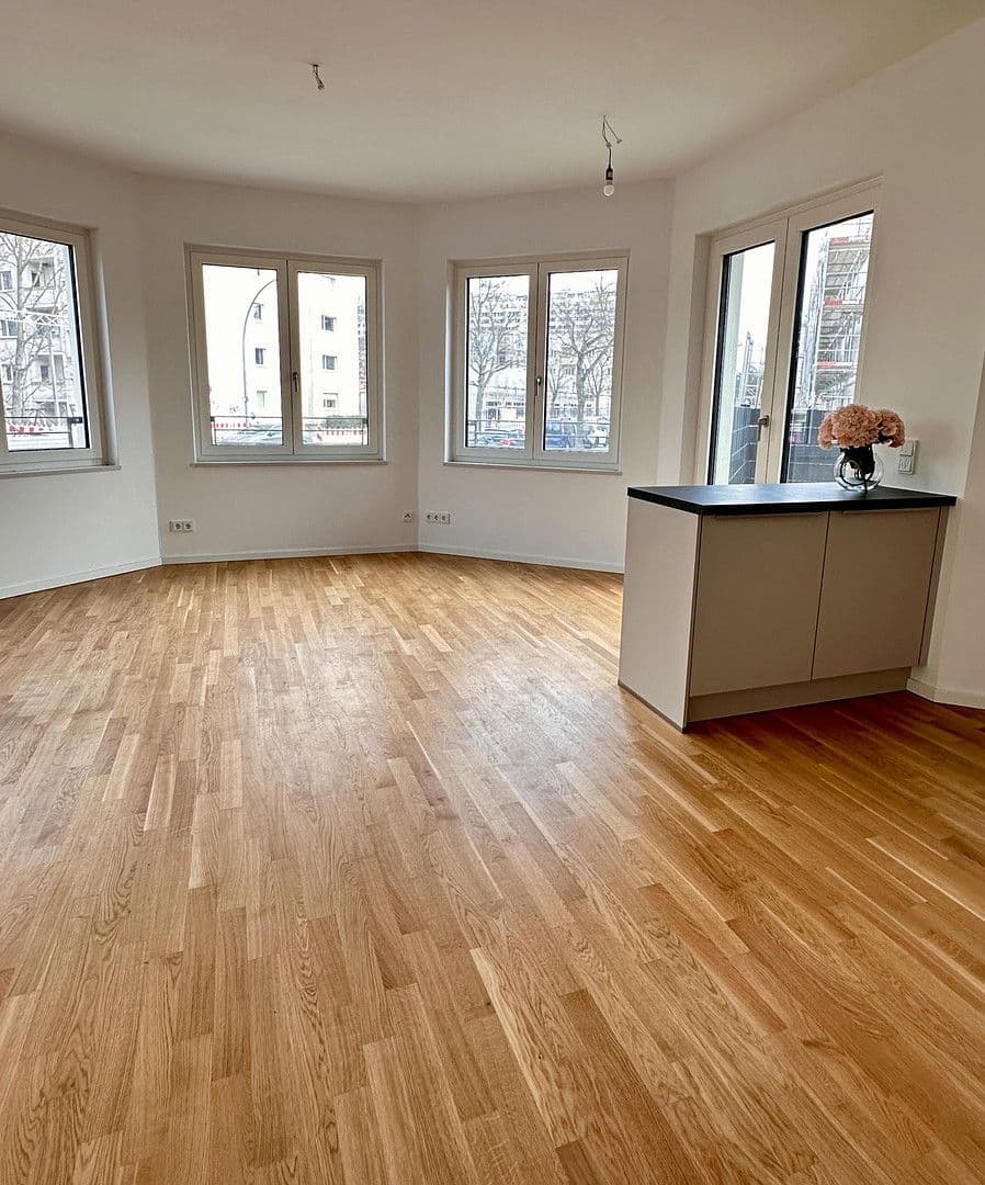 Prenájom bytu 2-izbový 78 m², Wiesbadener Strasse 56 D, Berlin, Berlín Prenájom bytu 2-izbový 78 m², Wiesbadener Strasse 56 D, Berlin, Berlín
