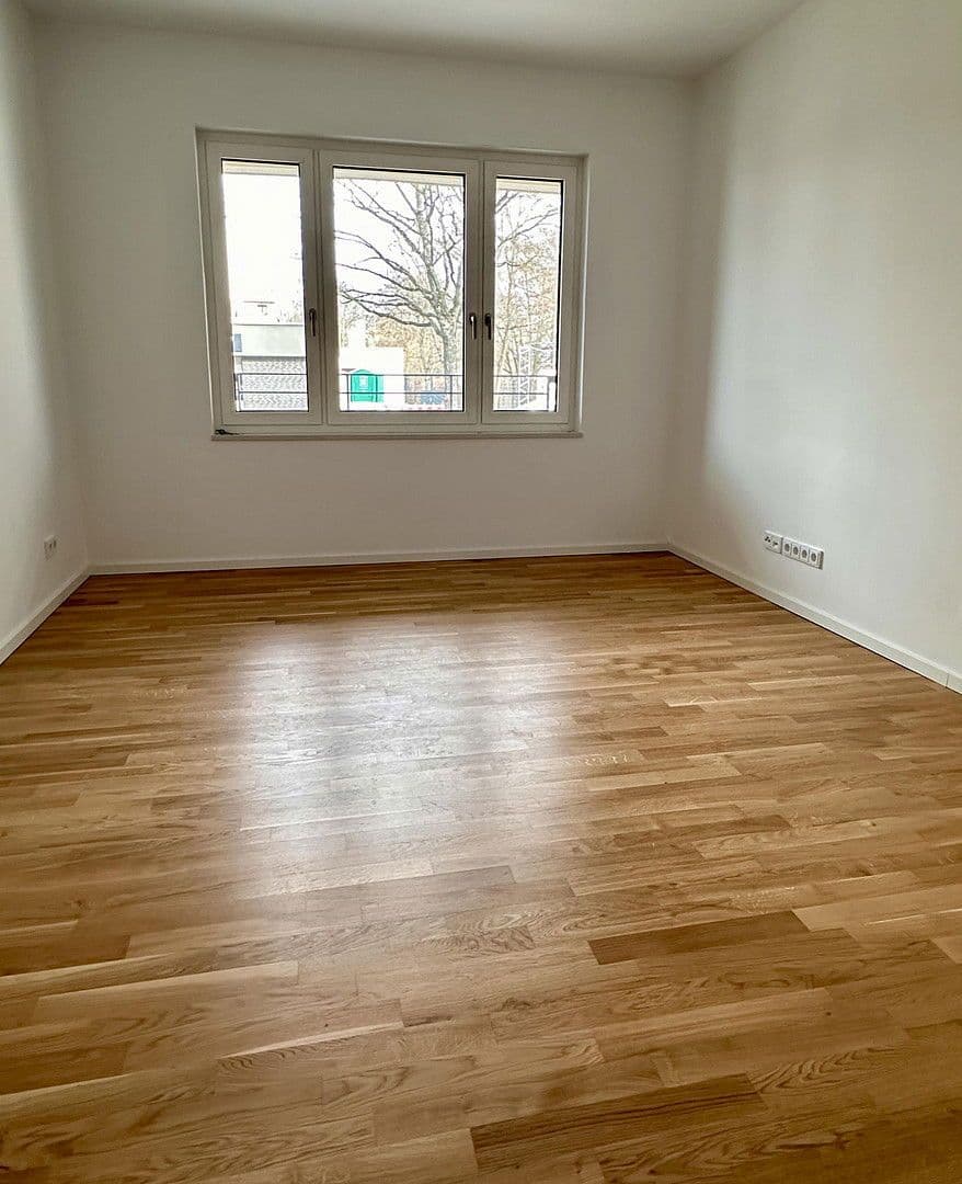 Prenájom bytu 2-izbový 78 m², Wiesbadener Strasse 56 D, Berlin, Berlín Prenájom bytu 2-izbový 78 m², Wiesbadener Strasse 56 D, Berlin, Berlín