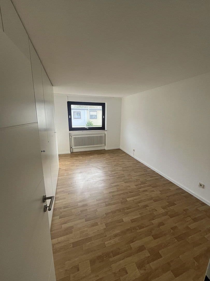 Predaj domu 146 m², pozemek 294 m², Delmenhorst, Dolné Sasko Predaj domu 146 m², pozemek 294 m², Delmenhorst, Dolné Sasko