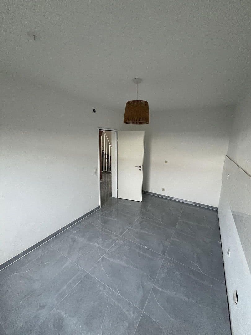 Predaj domu 146 m², pozemek 294 m², Delmenhorst, Dolné Sasko Predaj domu 146 m², pozemek 294 m², Delmenhorst, Dolné Sasko