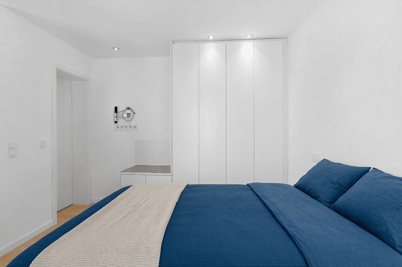 Prenájom bytu 1-izbový 30 m², Frankfurt, Hesensko Prenájom bytu 1-izbový 30 m², Frankfurt, Hesensko