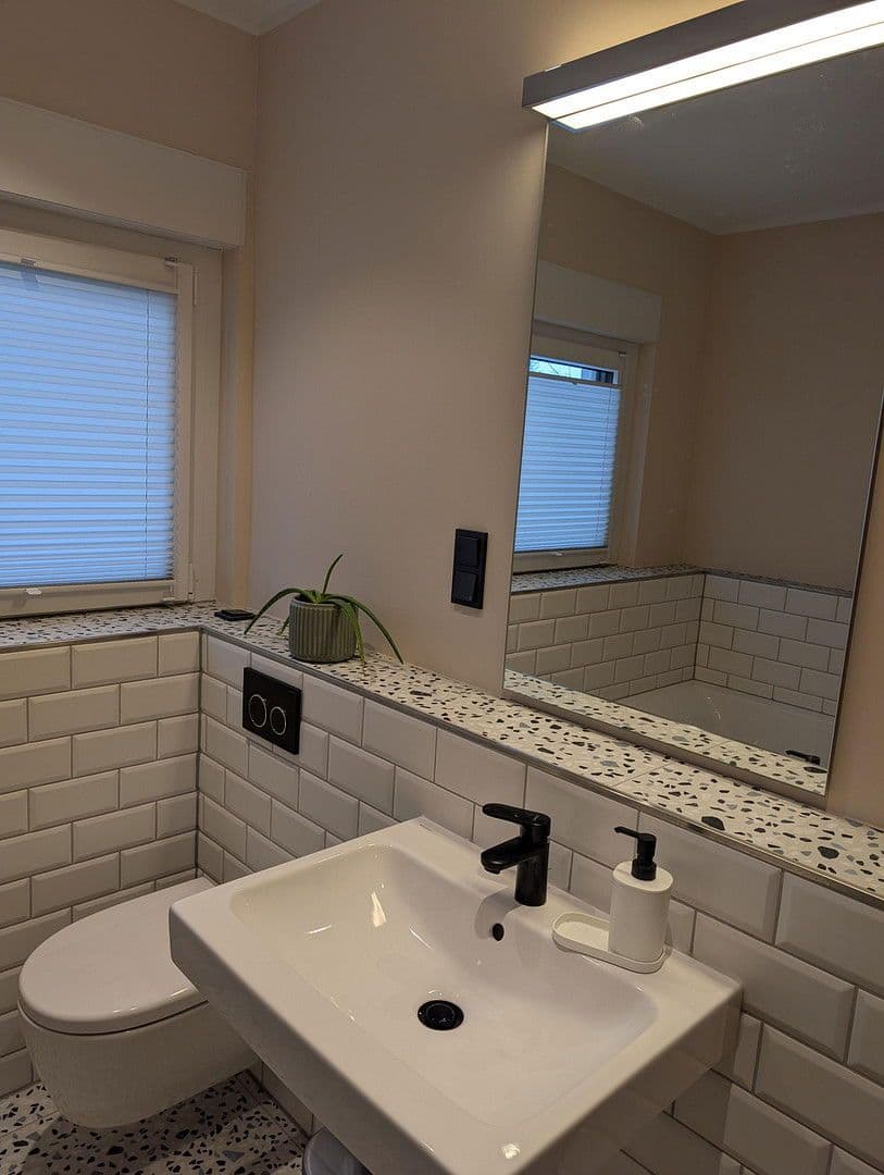 Predaj domu 123 m², pozemek 574 m², Oberhausen, Severné Porýnie - Westfálsko Predaj domu 123 m², pozemek 574 m², Oberhausen, Severné Porýnie - Westfálsko