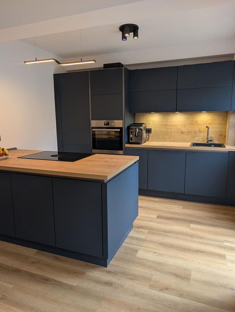 Predaj domu 123 m², pozemek 574 m², Oberhausen, Severné Porýnie - Westfálsko Predaj domu 123 m², pozemek 574 m², Oberhausen, Severné Porýnie - Westfálsko