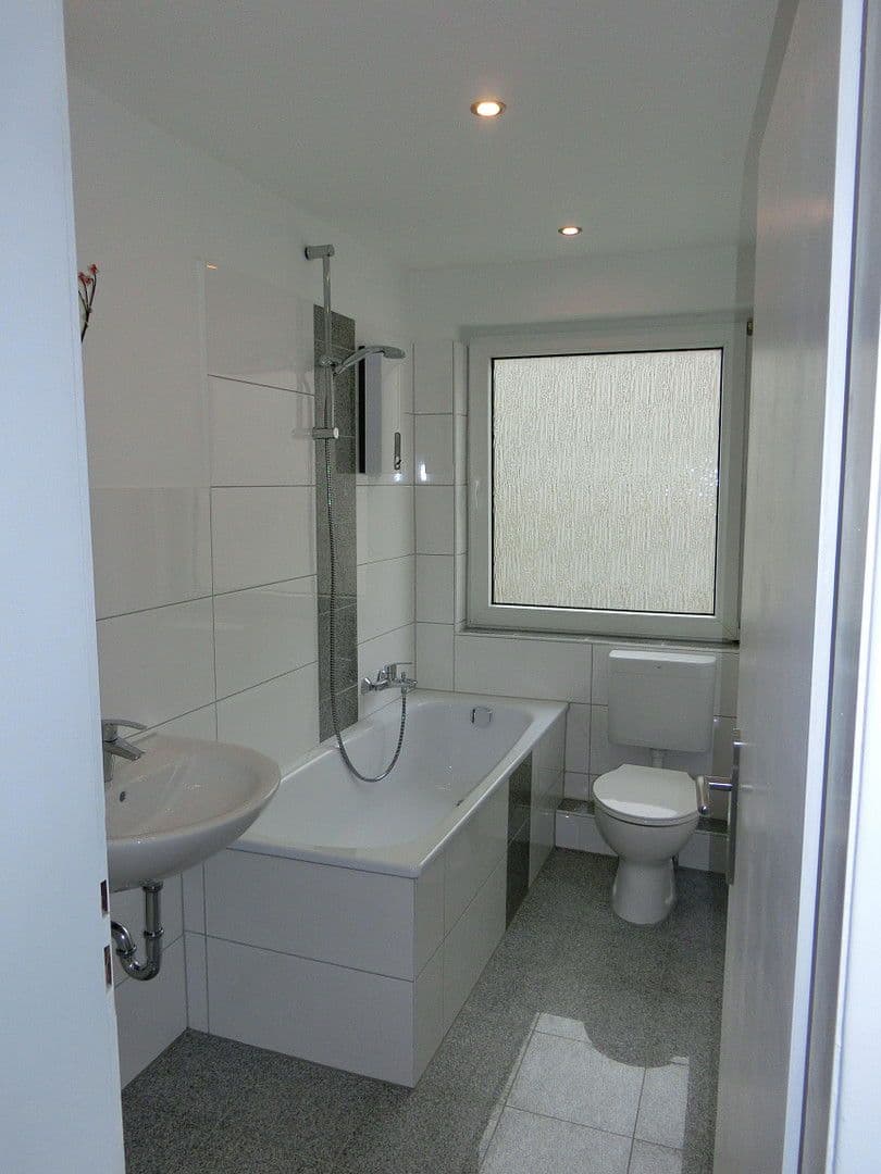 Prenájom bytu 1-izbový 40 m², Waldthausenstr. 41, Essen, Severné Porýnie - Westfálsko Prenájom bytu 1-izbový 40 m², Waldthausenstr. 41, Essen, Severné Porýnie - Westfálsko