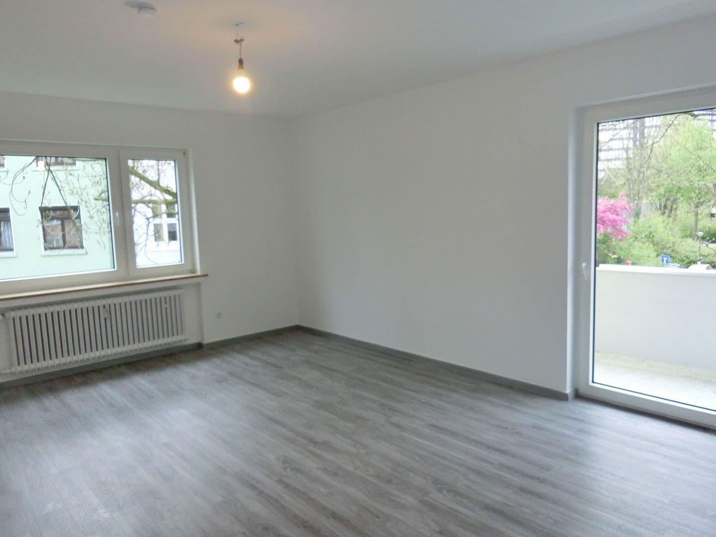 Prenájom bytu 1-izbový 40 m², Waldthausenstr. 41, Essen, Severné Porýnie - Westfálsko Prenájom bytu 1-izbový 40 m², Waldthausenstr. 41, Essen, Severné Porýnie - Westfálsko