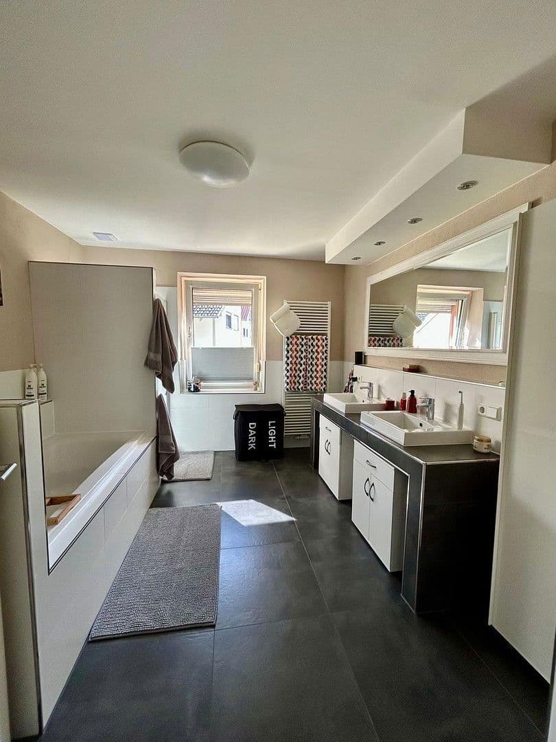 Predaj domu 187 m², pozemek 320 m², Weilerbach, Porýnie-Falcko Predaj domu 187 m², pozemek 320 m², Weilerbach, Porýnie-Falcko