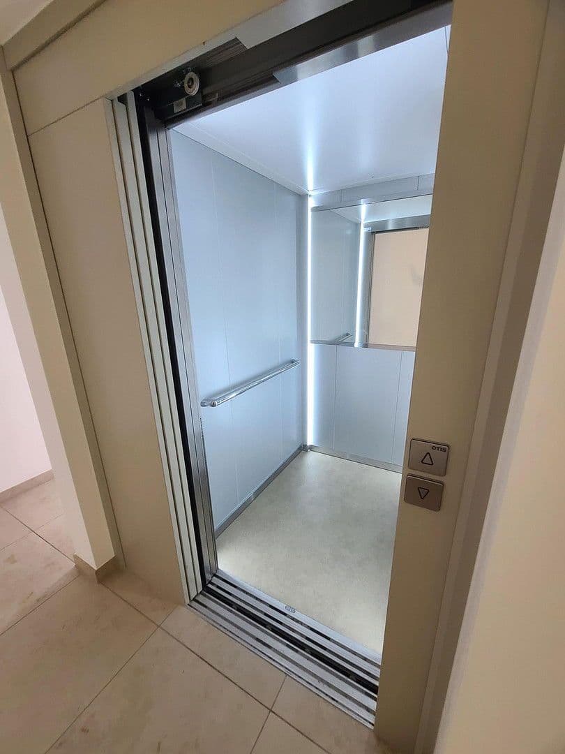 Prenájom bytu 3-izbový 68 m², Baar-Ebenhausen, Bavorsko Prenájom bytu 3-izbový 68 m², Baar-Ebenhausen, Bavorsko