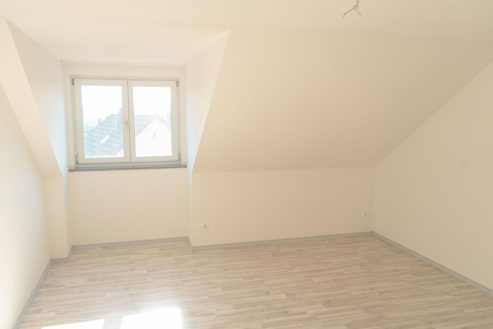 Prenájom bytu 3-izbový 94 m², Passau-Grubweg, Bavorsko Prenájom bytu 3-izbový 94 m², Passau-Grubweg, Bavorsko