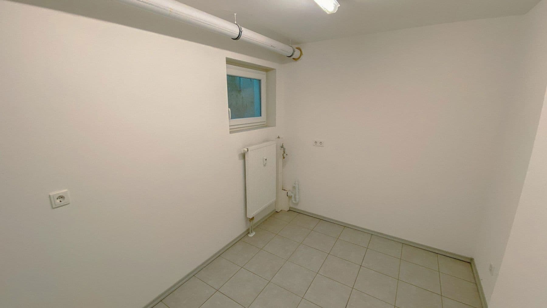 Prenájom bytu 3-izbový 94 m², Passau-Grubweg, Bavorsko Prenájom bytu 3-izbový 94 m², Passau-Grubweg, Bavorsko
