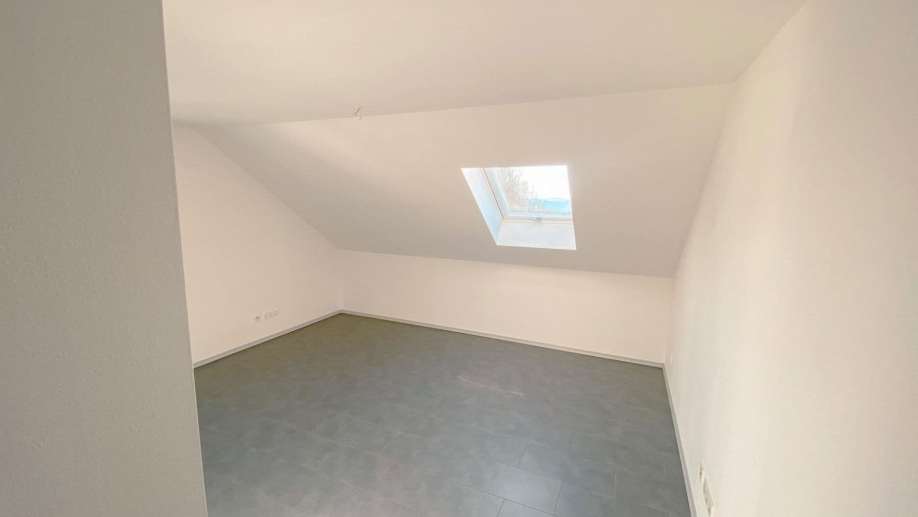 Prenájom bytu 3-izbový 94 m², Passau-Grubweg, Bavorsko Prenájom bytu 3-izbový 94 m², Passau-Grubweg, Bavorsko