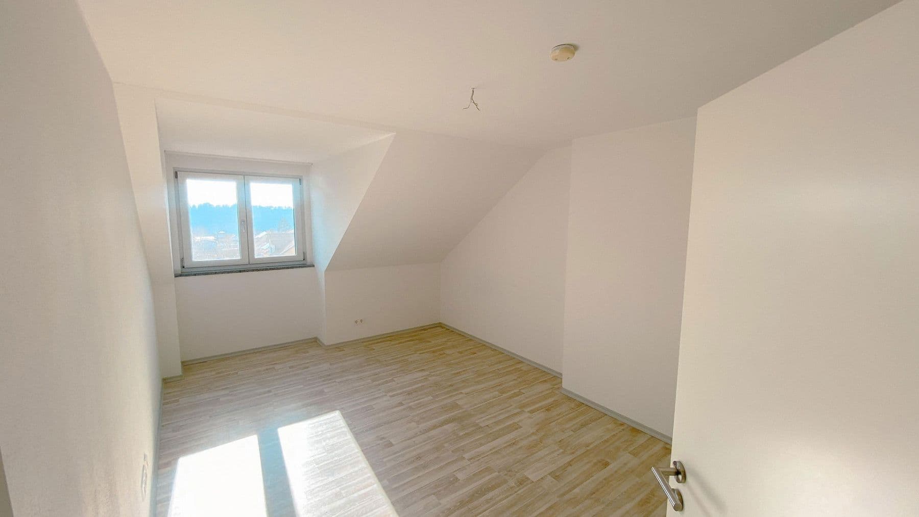 Prenájom bytu 3-izbový 94 m², Passau-Grubweg, Bavorsko Prenájom bytu 3-izbový 94 m², Passau-Grubweg, Bavorsko