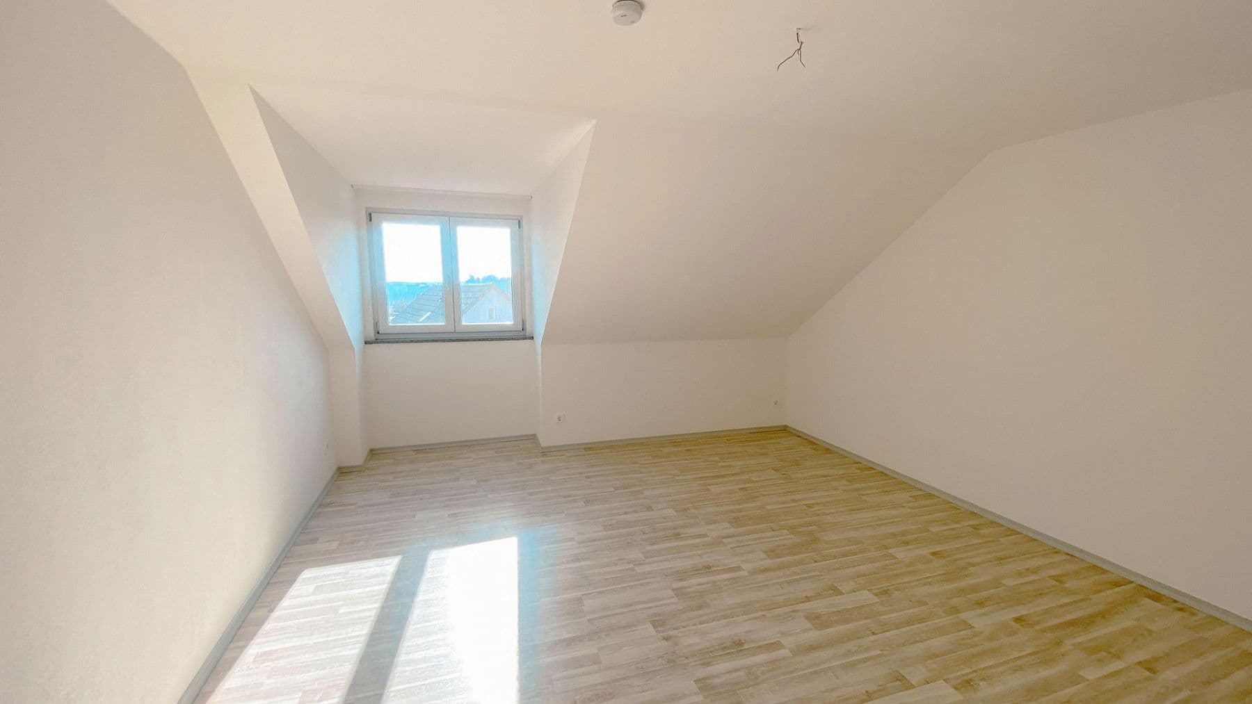 Prenájom bytu 3-izbový 94 m², Passau-Grubweg, Bavorsko Prenájom bytu 3-izbový 94 m², Passau-Grubweg, Bavorsko