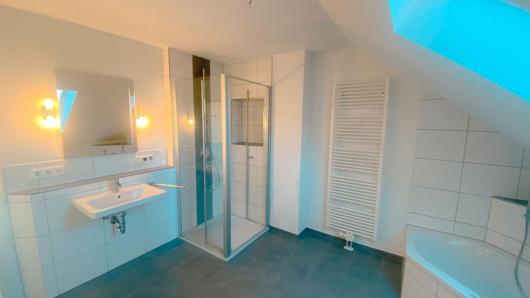 Prenájom bytu 3-izbový 94 m², Passau-Grubweg, Bavorsko Prenájom bytu 3-izbový 94 m², Passau-Grubweg, Bavorsko