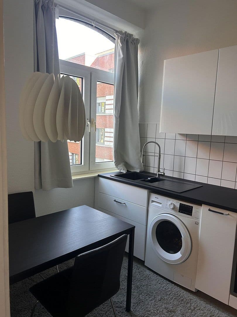 Prenájom bytu 1-izbový 36 m², Kommandanturstraße 10, Hannover, Dolné Sasko Prenájom bytu 1-izbový 36 m², Kommandanturstraße 10, Hannover, Dolné Sasko