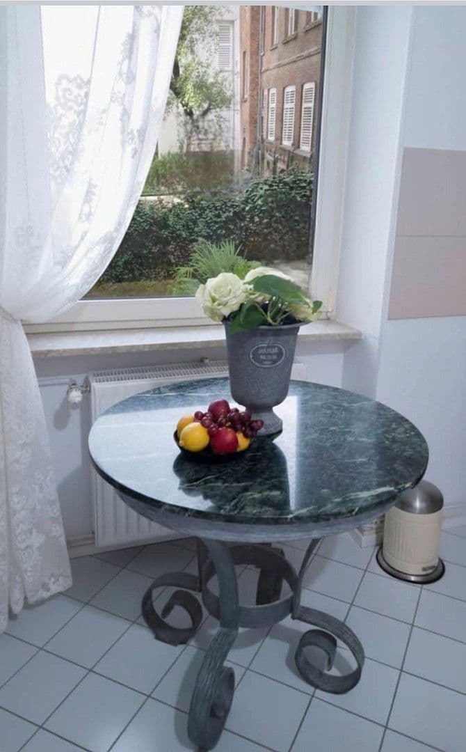 Prenájom bytu 2-izbový 91 m², Adolfsallee 20, Wiesbaden, Hesensko Prenájom bytu 2-izbový 91 m², Adolfsallee 20, Wiesbaden, Hesensko