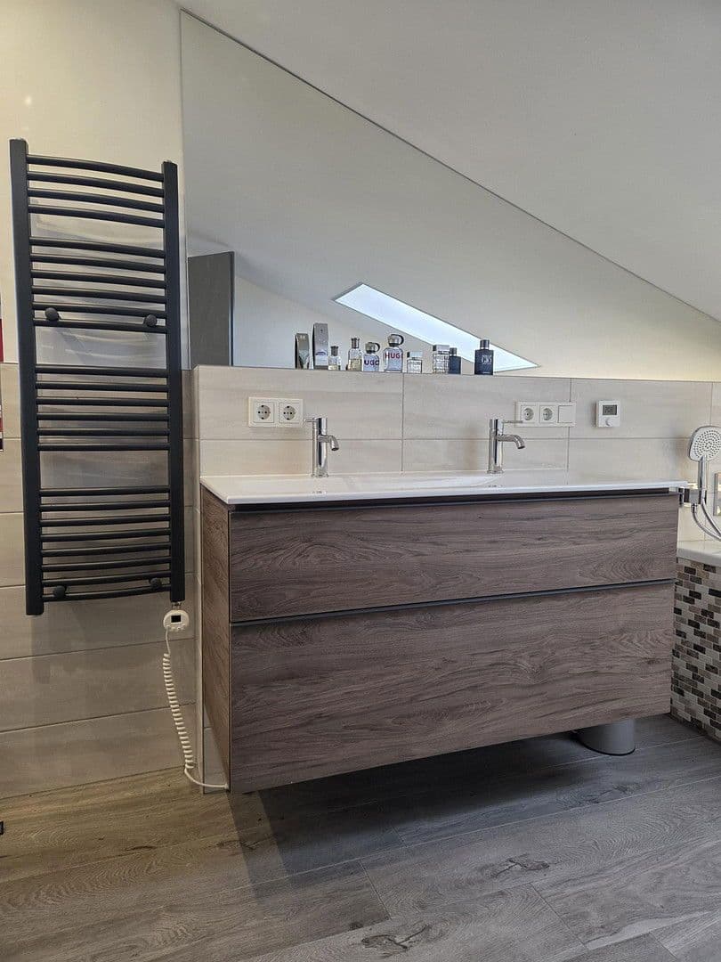 Predaj domu 273 m², pozemek 1.784 m², August-Schmidt-Straße 6, Gladbeck, Severné Porýnie - Westfálsko Predaj domu 273 m², pozemek 1.784 m², August-Schmidt-Straße 6, Gladbeck, Severné Porýnie - Westfálsko