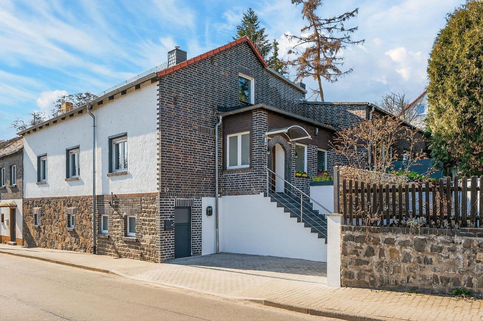 Predaj domu 102 m², pozemek 171 m², Taucha, Sasko Predaj domu 102 m², pozemek 171 m², Taucha, Sasko