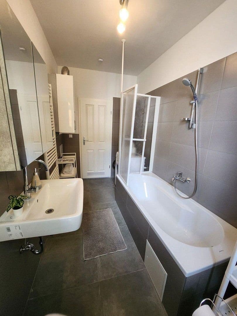 Prenájom bytu 2-izbový 76 m², Wiesbaden, Hesensko Prenájom bytu 2-izbový 76 m², Wiesbaden, Hesensko