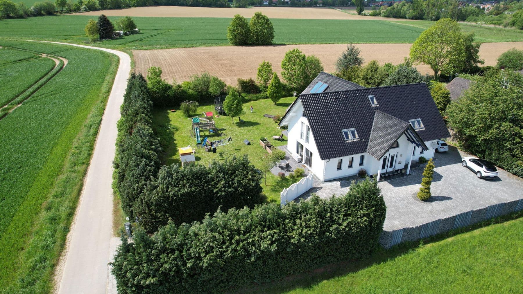 Predaj domu 301 m², pozemek 2.065 m², Coppenbrügge, Dolné Sasko Predaj domu 301 m², pozemek 2.065 m², Coppenbrügge, Dolné Sasko