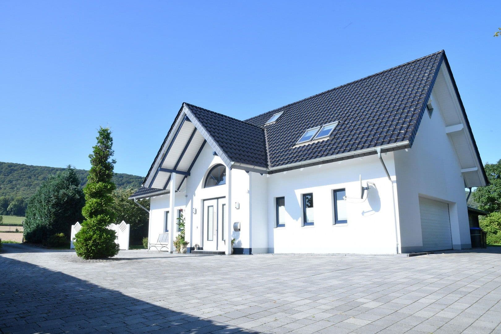 Predaj domu 301 m², pozemek 2.065 m², Coppenbrügge, Dolné Sasko Predaj domu 301 m², pozemek 2.065 m², Coppenbrügge, Dolné Sasko