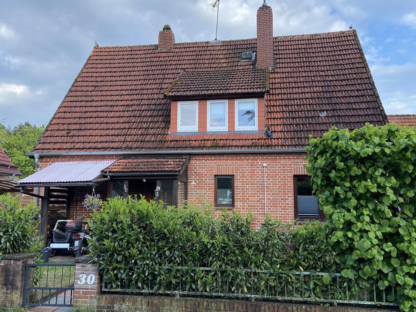 Predaj domu 140 m², pozemek 310 m², Kirchlinteln, Dolné Sasko Predaj domu 140 m², pozemek 310 m², Kirchlinteln, Dolné Sasko