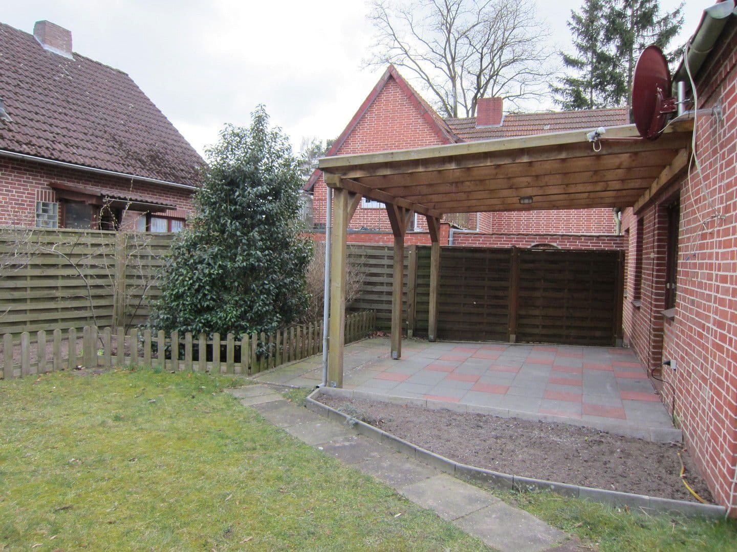 Predaj domu 140 m², pozemek 310 m², Kirchlinteln, Dolné Sasko Predaj domu 140 m², pozemek 310 m², Kirchlinteln, Dolné Sasko