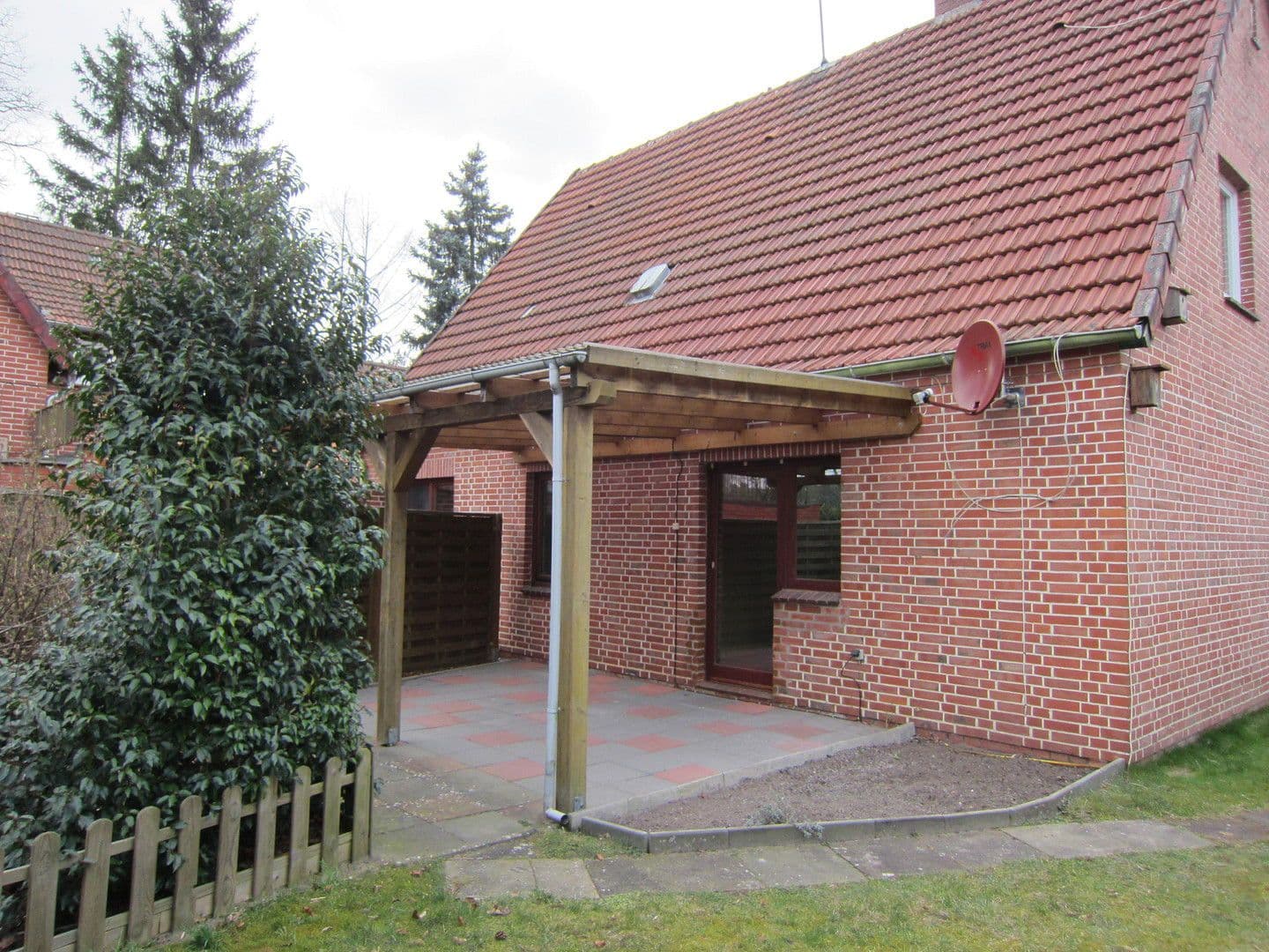 Predaj domu 140 m², pozemek 310 m², Kirchlinteln, Dolné Sasko Predaj domu 140 m², pozemek 310 m², Kirchlinteln, Dolné Sasko