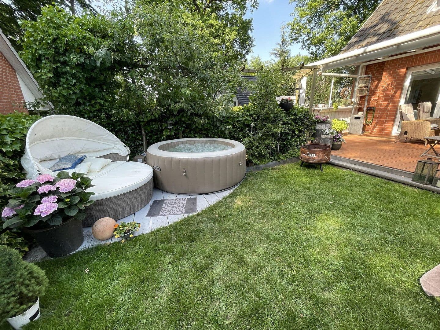 Predaj domu 155 m², pozemek 450 m², Talweg, 4M, Hamburg, Hamburg Predaj domu 155 m², pozemek 450 m², Talweg, 4M, Hamburg, Hamburg