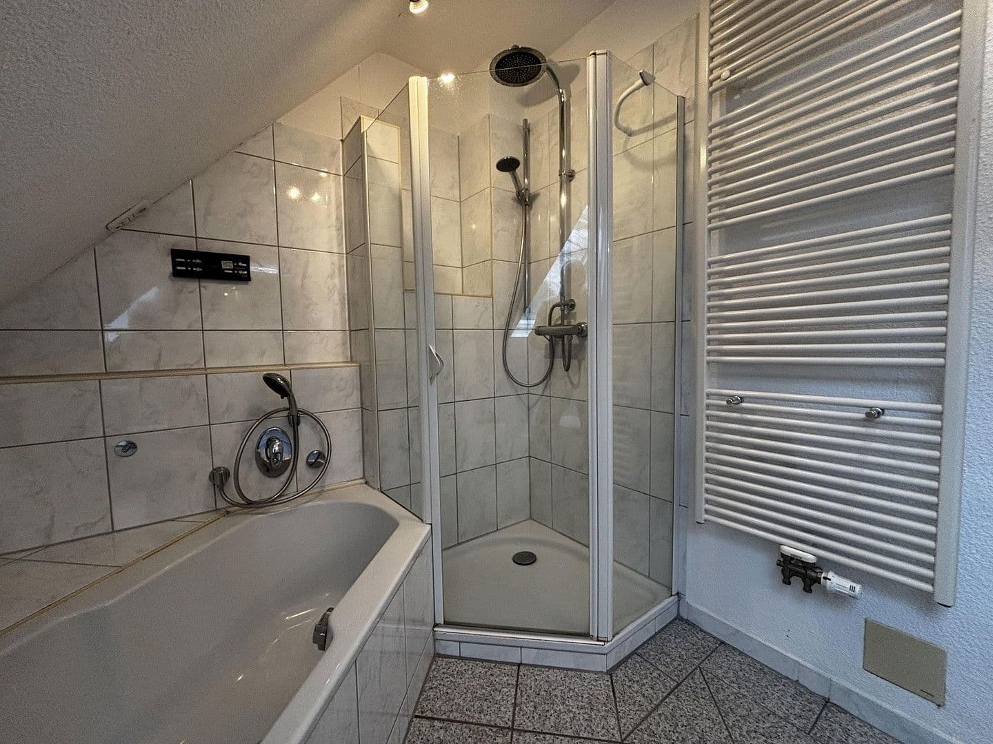 Predaj domu 155 m², pozemek 450 m², Talweg, 4M, Hamburg, Hamburg Predaj domu 155 m², pozemek 450 m², Talweg, 4M, Hamburg, Hamburg