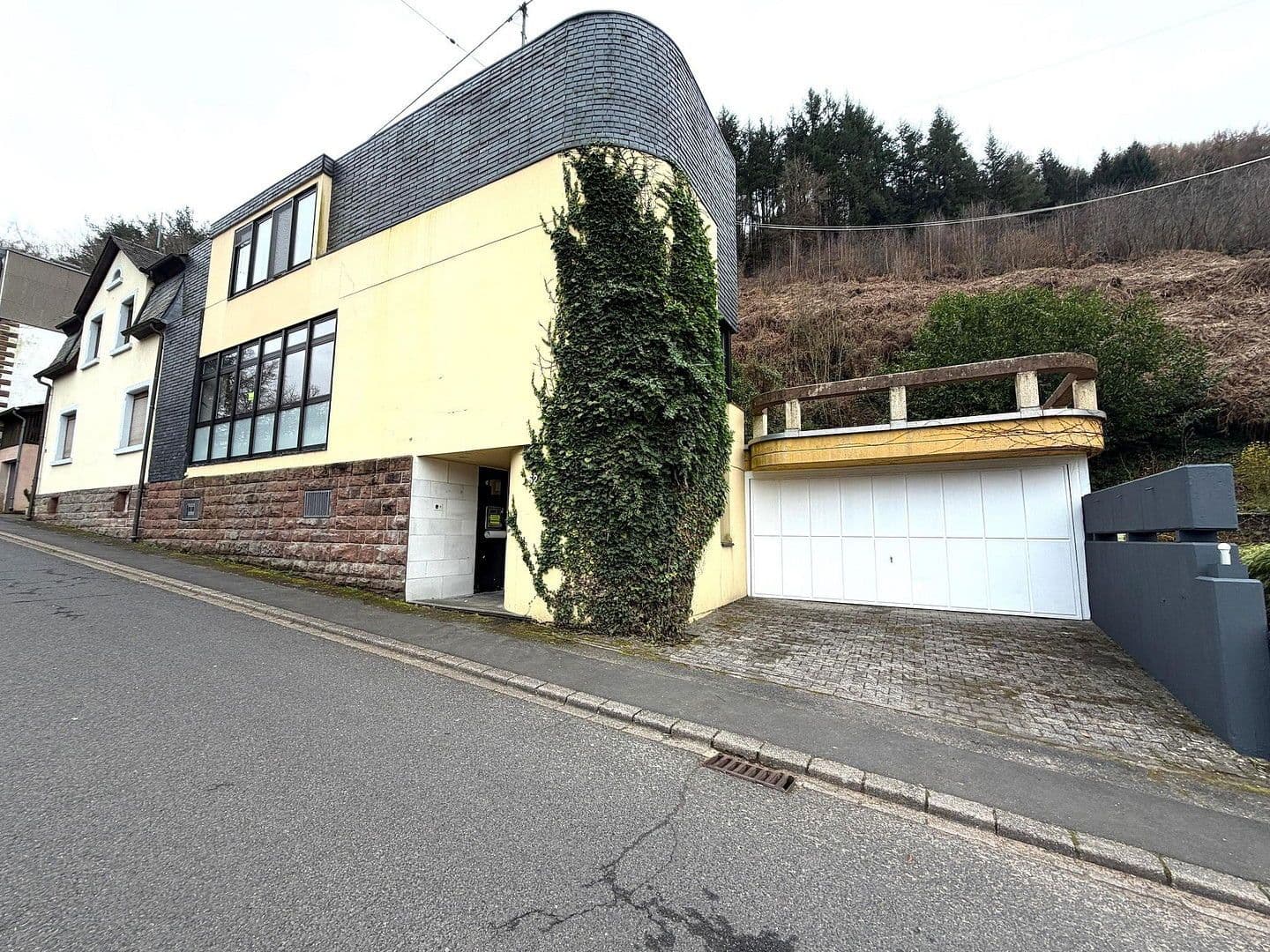 Predaj domu 277 m², pozemek 803 m², Butzweiler Str. 52, Kordel, Porýnie-Falcko Predaj domu 277 m², pozemek 803 m², Butzweiler Str. 52, Kordel, Porýnie-Falcko