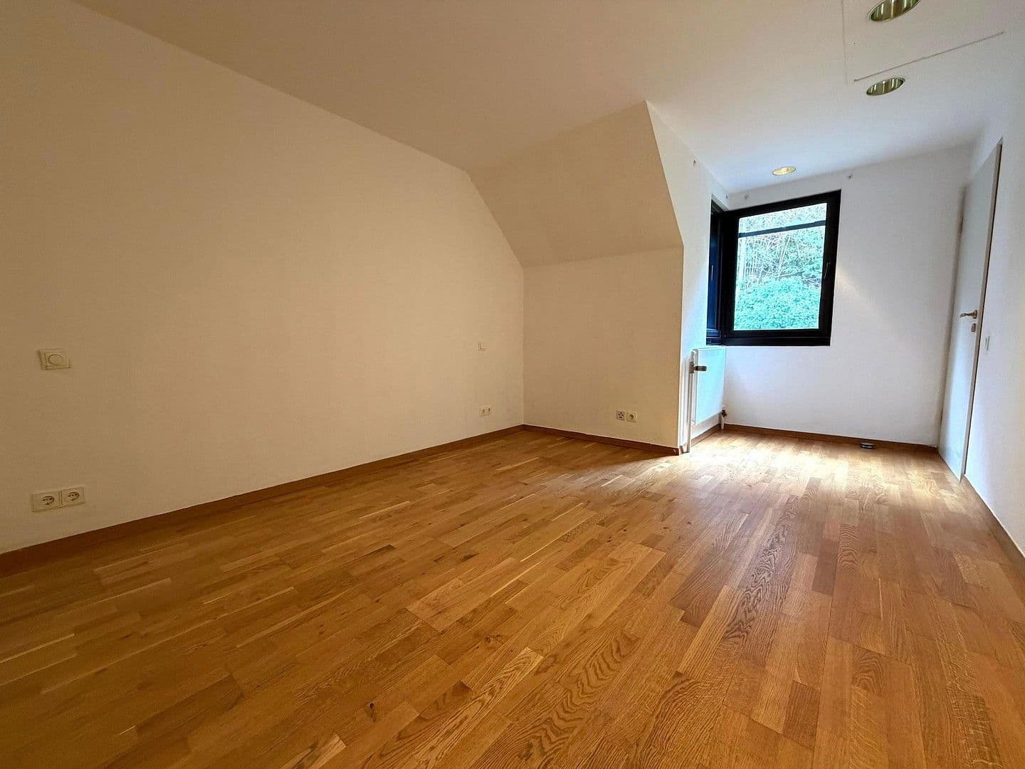 Predaj domu 277 m², pozemek 803 m², Butzweiler Str. 52, Kordel, Porýnie-Falcko Predaj domu 277 m², pozemek 803 m², Butzweiler Str. 52, Kordel, Porýnie-Falcko