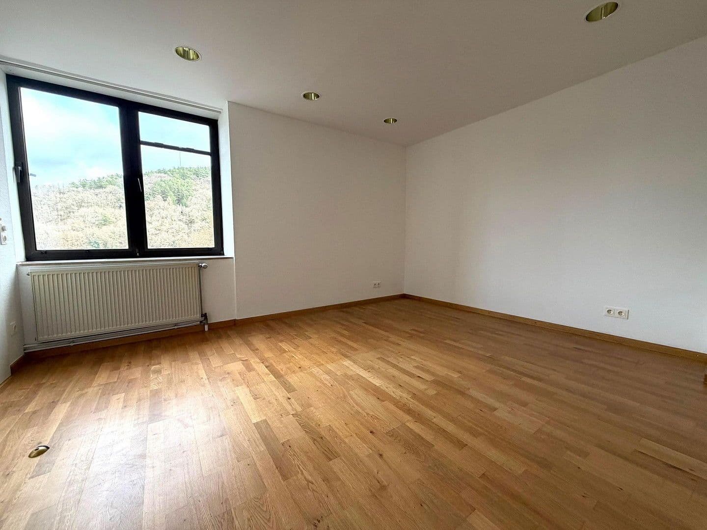 Predaj domu 277 m², pozemek 803 m², Butzweiler Str. 52, Kordel, Porýnie-Falcko Predaj domu 277 m², pozemek 803 m², Butzweiler Str. 52, Kordel, Porýnie-Falcko