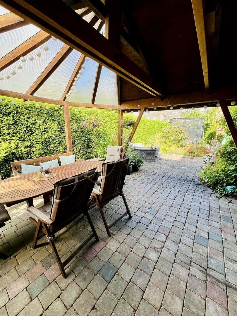 Predaj domu 142 m², pozemek 418 m², Stelle, Dolné Sasko Predaj domu 142 m², pozemek 418 m², Stelle, Dolné Sasko