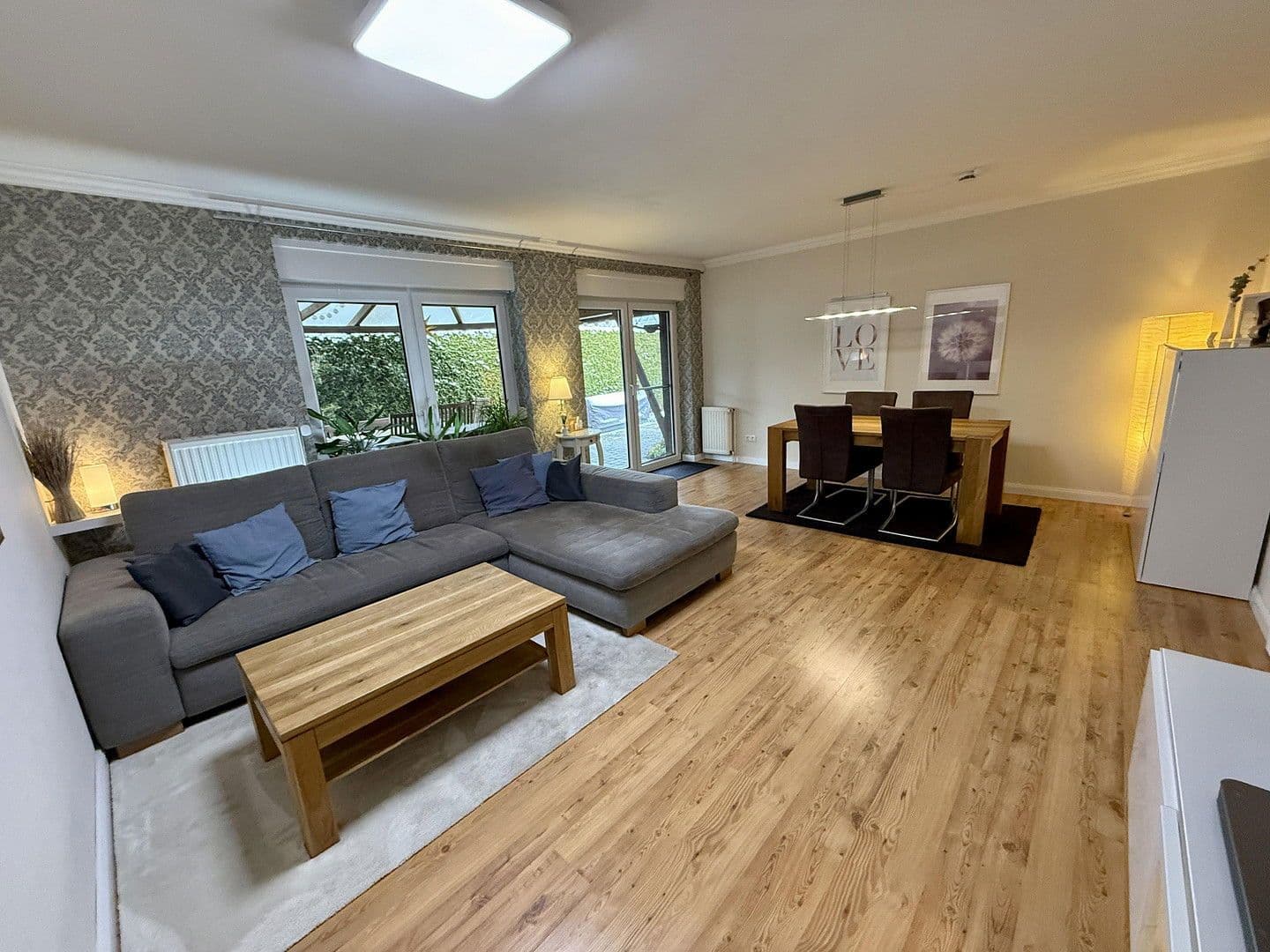 Predaj domu 142 m², pozemek 418 m², Stelle, Dolné Sasko Predaj domu 142 m², pozemek 418 m², Stelle, Dolné Sasko