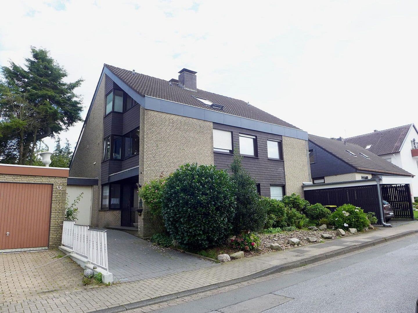 Prenájom bytu 2-izbový 68 m², Bielefeld, Severné Porýnie - Westfálsko Prenájom bytu 2-izbový 68 m², Bielefeld, Severné Porýnie - Westfálsko