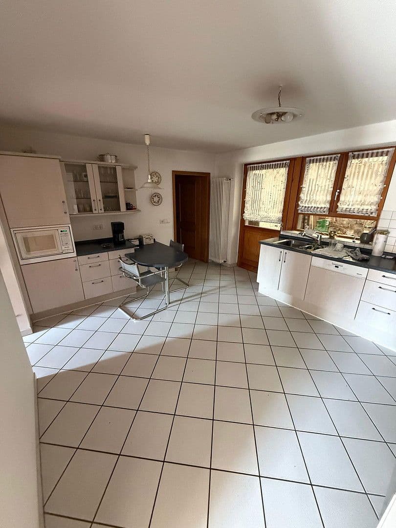 Predaj domu 250 m², pozemek 928 m², Sessgasse 22, Bühlertal, Bádensko-Wurttembersko Predaj domu 250 m², pozemek 928 m², Sessgasse 22, Bühlertal, Bádensko-Wurttembersko