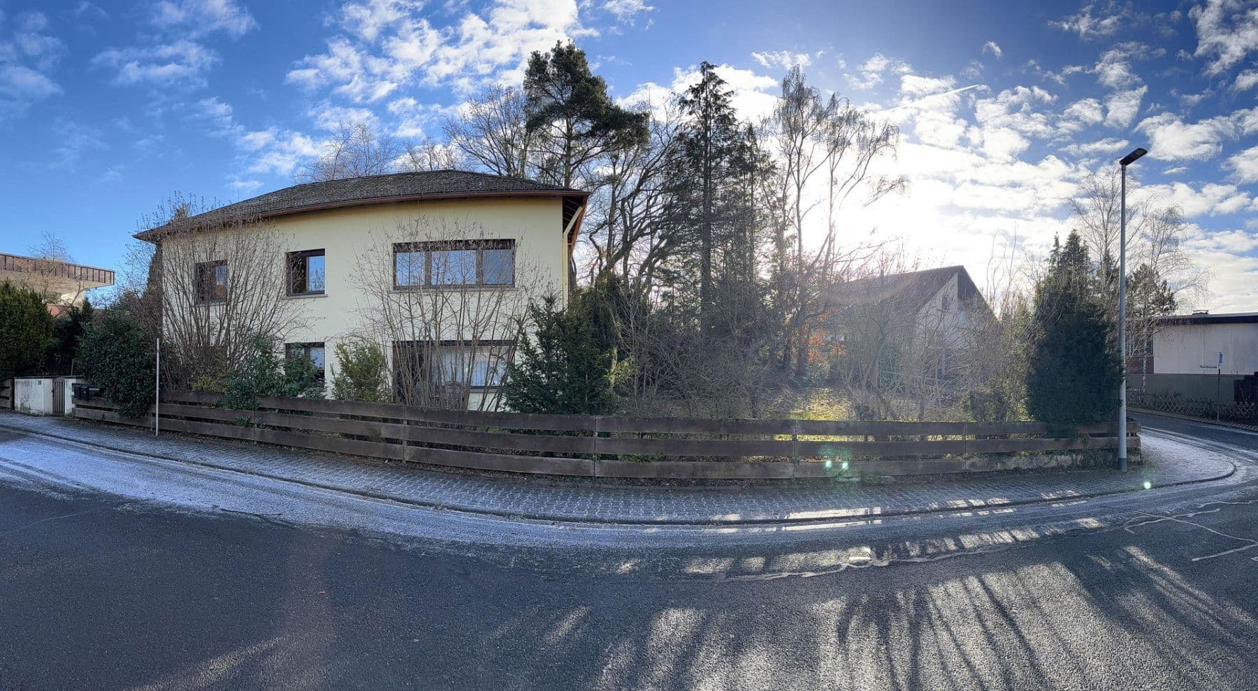Predaj domu 155 m², pozemek 1.195 m², Usingen, Hesensko Predaj domu 155 m², pozemek 1.195 m², Usingen, Hesensko