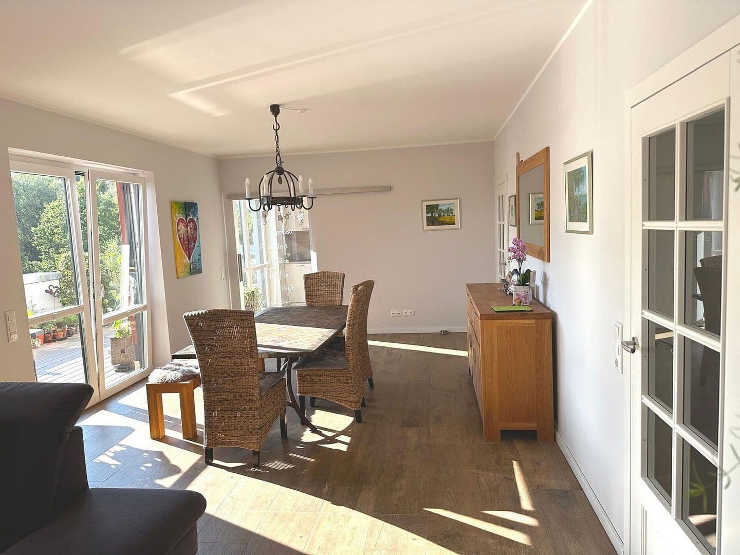 Predaj bytu 3-izbový 129 m², Schwerin (Krebsförden), Meklenbursko-Predpomoransko Predaj bytu 3-izbový 129 m², Schwerin (Krebsförden), Meklenbursko-Predpomoransko