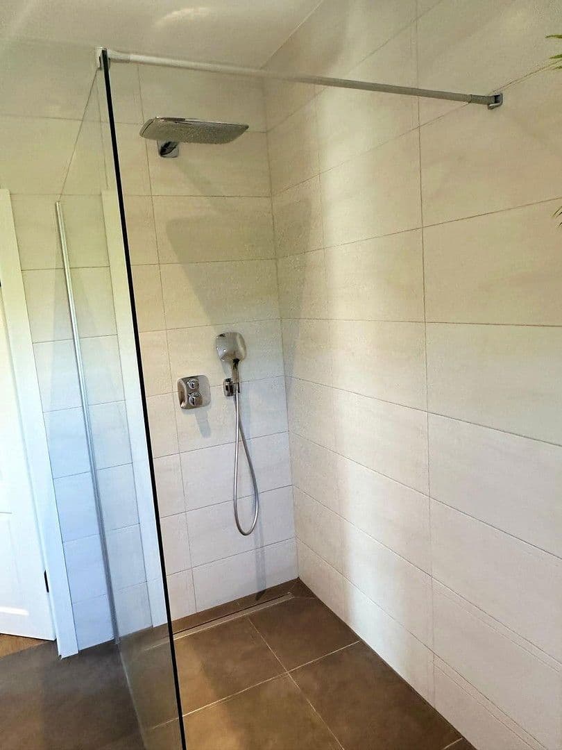 Predaj bytu 3-izbový 129 m², Schwerin (Krebsförden), Meklenbursko-Predpomoransko Predaj bytu 3-izbový 129 m², Schwerin (Krebsförden), Meklenbursko-Predpomoransko