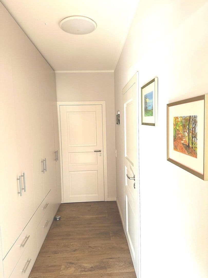 Predaj bytu 3-izbový 129 m², Schwerin (Krebsförden), Meklenbursko-Predpomoransko Predaj bytu 3-izbový 129 m², Schwerin (Krebsförden), Meklenbursko-Predpomoransko