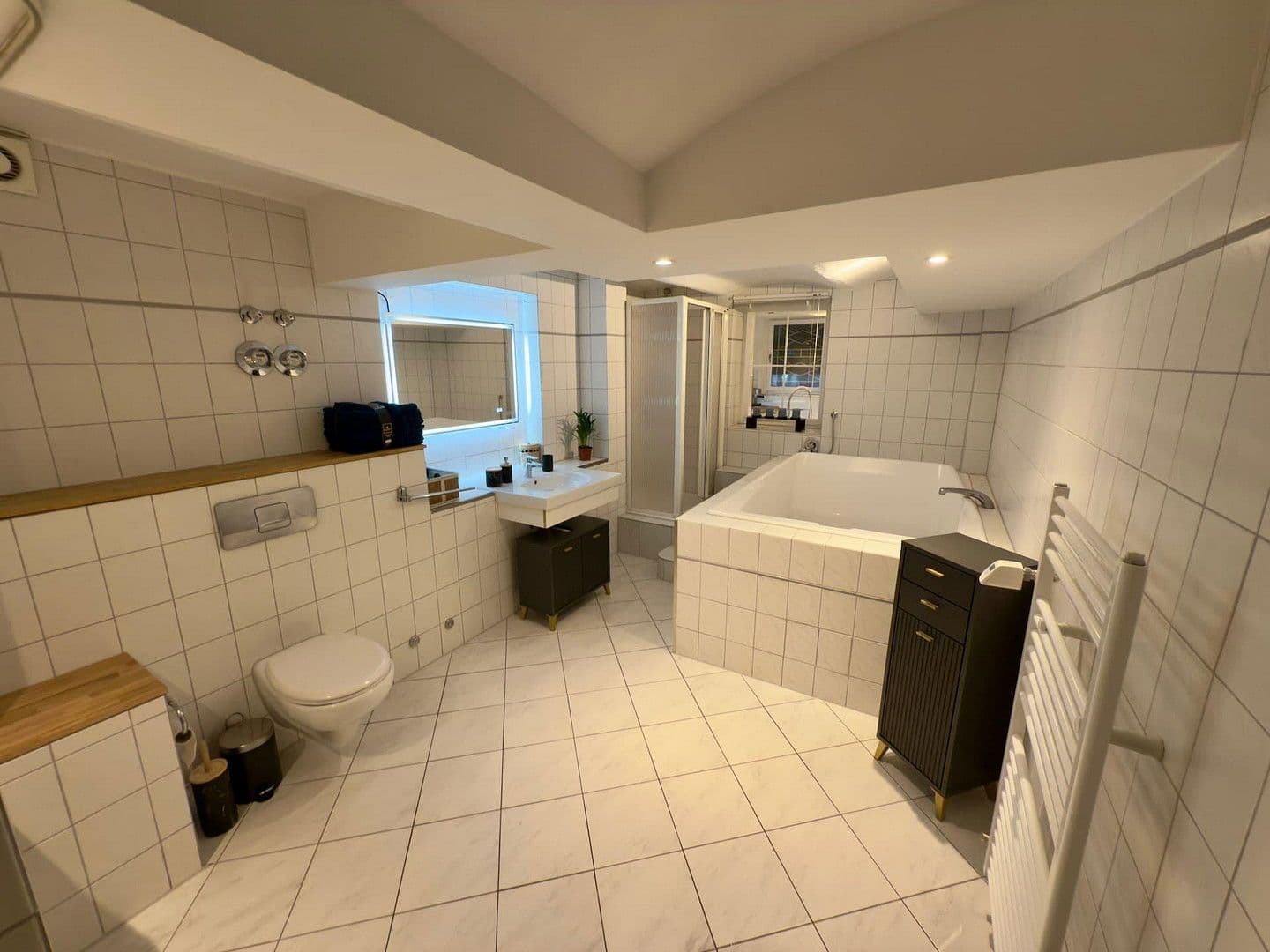 Prenájom bytu 2-izbový 75 m², Kahl am Main, Bavorsko Prenájom bytu 2-izbový 75 m², Kahl am Main, Bavorsko