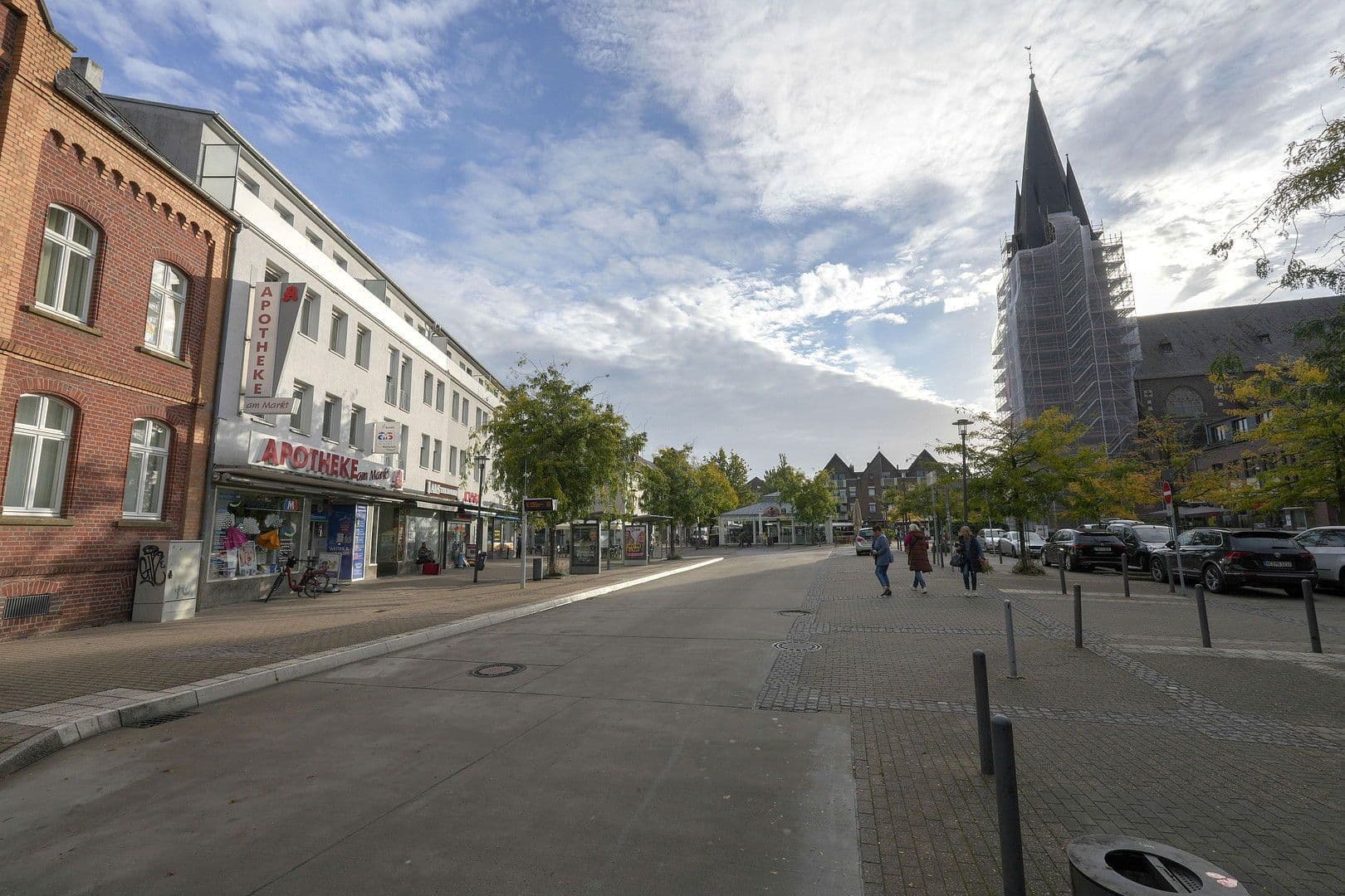 Predaj domu 1.780 m², pozemek 1.162 m², Konstantinplatz.5, Nordrhein-Westfalen - Mönchengladbach, Severné Porýnie - Westfálsko Predaj domu 1.780 m², pozemek 1.162 m², Konstantinplatz.5, Nordrhein-Westfalen - Mönchengladbach, Severné Porýnie - Westfálsko