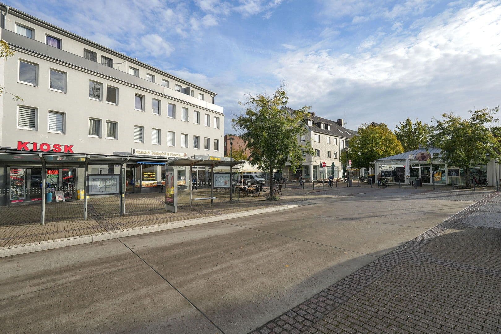 Predaj domu 1.780 m², pozemek 1.162 m², Konstantinplatz.5, Nordrhein-Westfalen - Mönchengladbach, Severné Porýnie - Westfálsko Predaj domu 1.780 m², pozemek 1.162 m², Konstantinplatz.5, Nordrhein-Westfalen - Mönchengladbach, Severné Porýnie - Westfálsko
