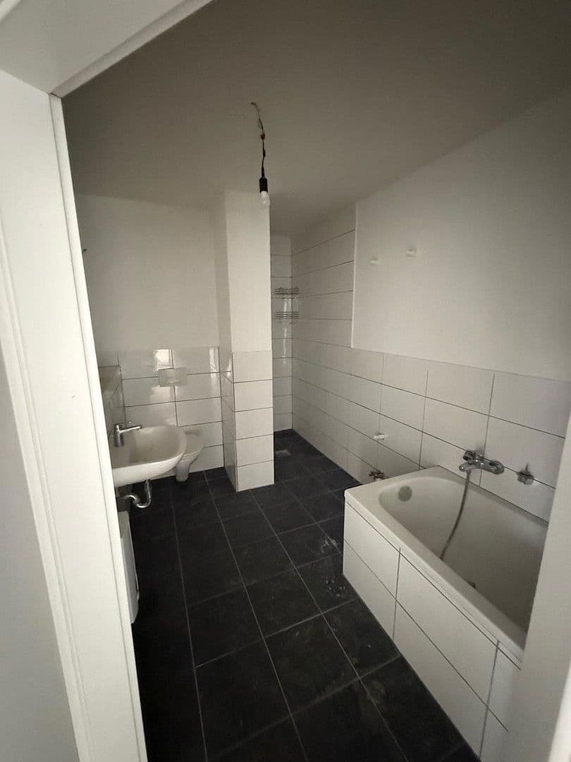 Predaj domu 1.780 m², pozemek 1.162 m², Konstantinplatz.5, Nordrhein-Westfalen - Mönchengladbach, Severné Porýnie - Westfálsko Predaj domu 1.780 m², pozemek 1.162 m², Konstantinplatz.5, Nordrhein-Westfalen - Mönchengladbach, Severné Porýnie - Westfálsko