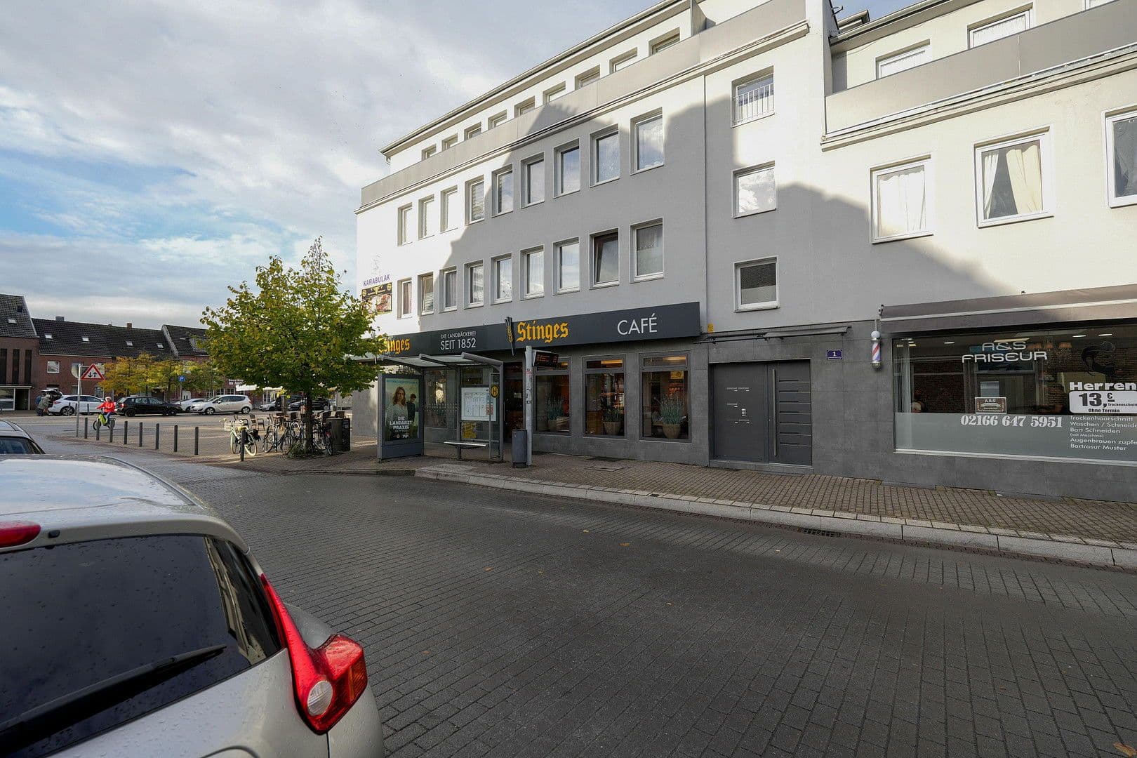 Predaj domu 1.780 m², pozemek 1.162 m², Konstantinplatz.5, Nordrhein-Westfalen - Mönchengladbach, Severné Porýnie - Westfálsko Predaj domu 1.780 m², pozemek 1.162 m², Konstantinplatz.5, Nordrhein-Westfalen - Mönchengladbach, Severné Porýnie - Westfálsko