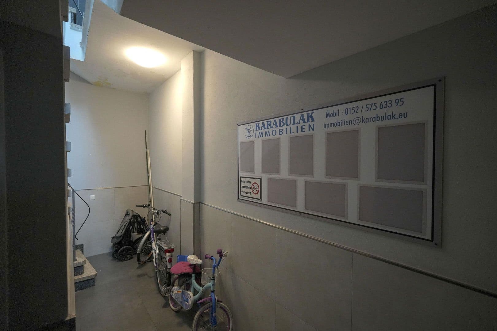 Predaj domu 1.780 m², pozemek 1.162 m², Konstantinplatz.5, Nordrhein-Westfalen - Mönchengladbach, Severné Porýnie - Westfálsko Predaj domu 1.780 m², pozemek 1.162 m², Konstantinplatz.5, Nordrhein-Westfalen - Mönchengladbach, Severné Porýnie - Westfálsko