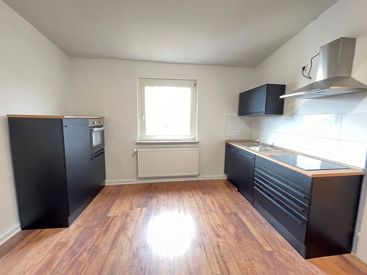 Prenájom bytu 2-izbový 63 m², Hüttenstr. 7, Hattingen, Severné Porýnie - Westfálsko Prenájom bytu 2-izbový 63 m², Hüttenstr. 7, Hattingen, Severné Porýnie - Westfálsko