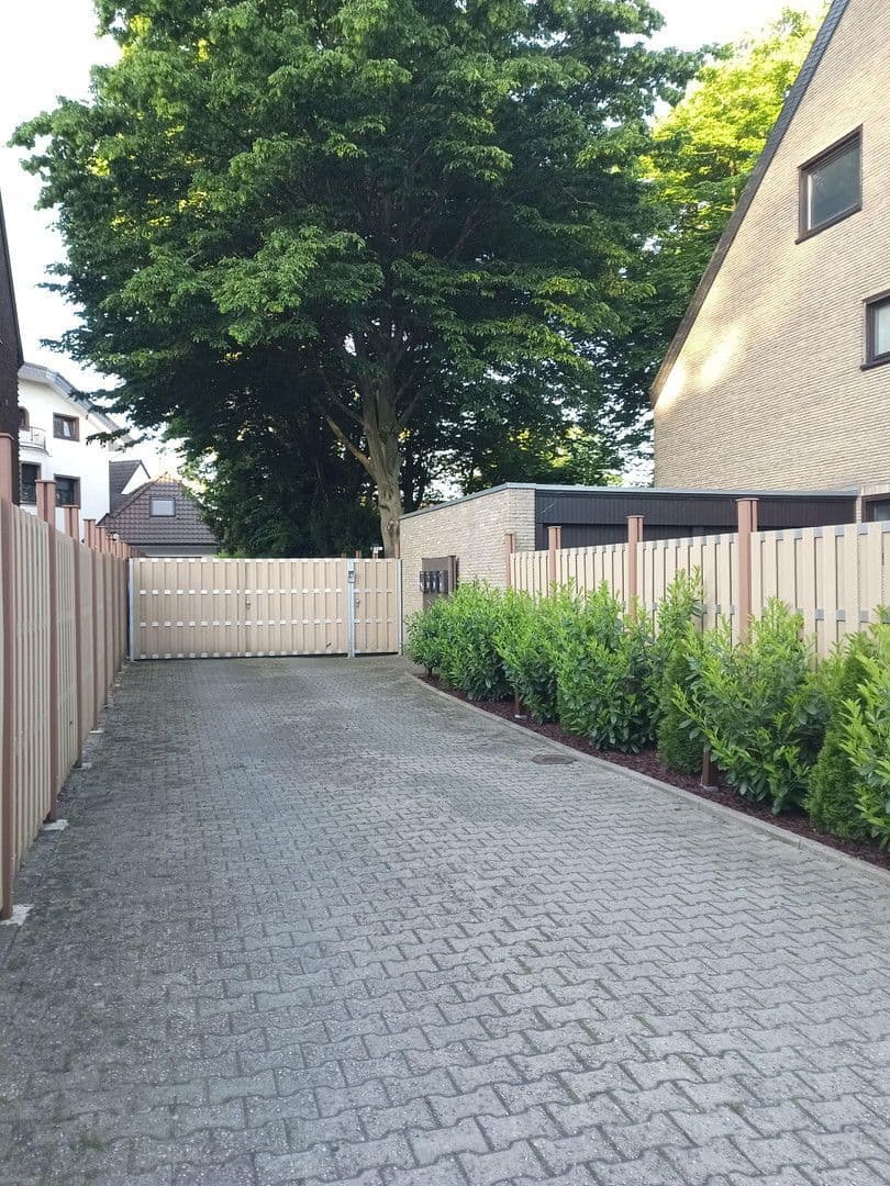 Predaj domu 410 m², pozemek 1.741 m², Krefeld, Severné Porýnie - Westfálsko Predaj domu 410 m², pozemek 1.741 m², Krefeld, Severné Porýnie - Westfálsko