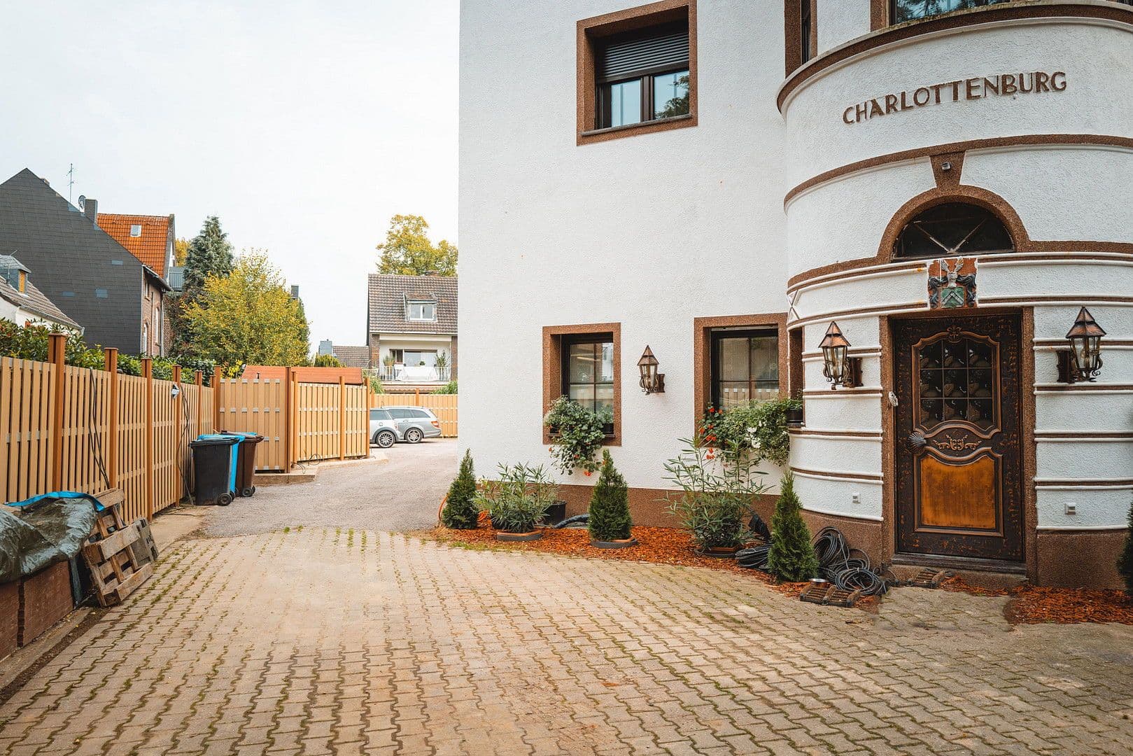 Predaj domu 410 m², pozemek 1.741 m², Krefeld, Severné Porýnie - Westfálsko Predaj domu 410 m², pozemek 1.741 m², Krefeld, Severné Porýnie - Westfálsko